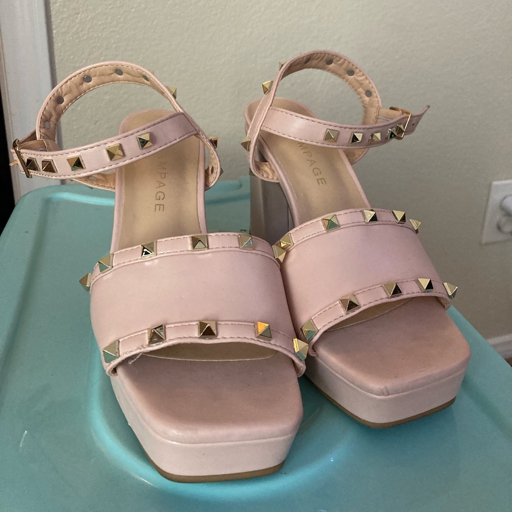 Heels - Picture 2 of 6